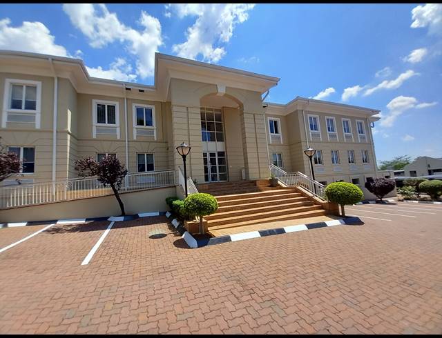 2,415M² OFFICE TO LET IN BRYANSTON